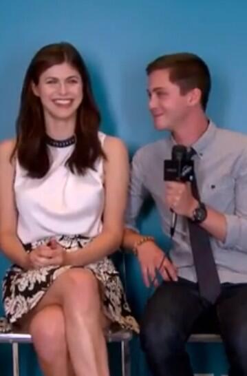 samroxtons's tweet image. Man I just really love the way Logan looks at Alex, I mean, it's so obvious that he likes her, isn't it?