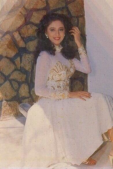 {Pic} Sweet Girl <a href="/MadhuriDixit1/">Madhuri Dixit Nene</a> ~ RT for more pics :)