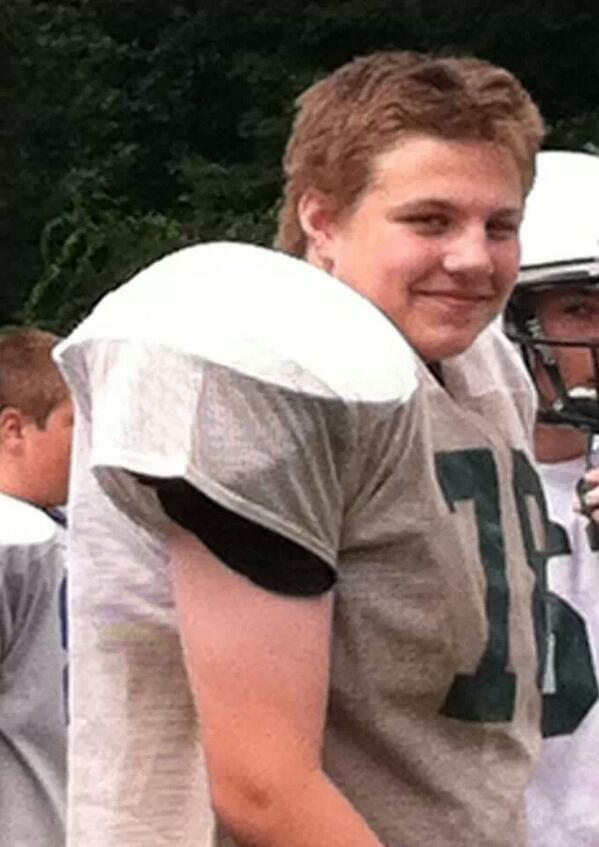 jukie65's tweet image. @michaelstrahan  my boy made his first sack as a DE in a freshman scrimmage! So proud! #nflfuture #2bigtobeonly14