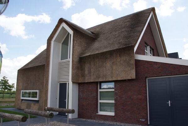 Mansardedak voor ons geen probleem#rietdekkersbedrijfgeertharms.nl.#Eext