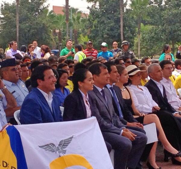 jimmyjairala's tweet photo. En la entrega de recursos a los deportistas de alto rendimiento con @MashiRafael, min.Cevallos y Gobernadora http://t.co/HmZJEAJYq9