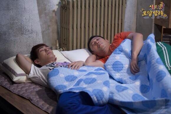 89LJKKBOth's tweet photo. ฝันดีนะครับฟลว.ของผม❤ ชายนี่กำลัง���ลับเกาหลี พรุ่งนี้เจอกันที่เกาหลีนะครับ!~^^ http://t.co/p3CSp3DZXa
