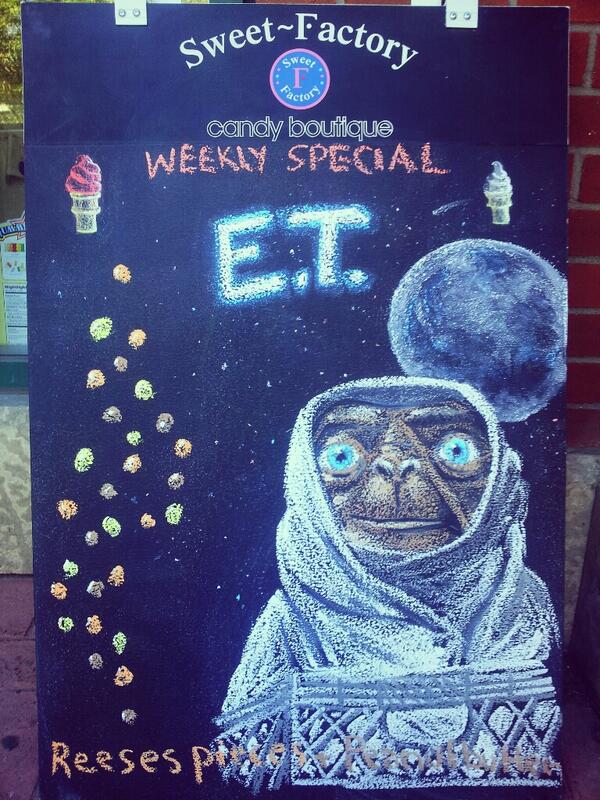 Come get your E.T. on! Peanut butter #icecream with #ReesesPieces!
#ET #SweetFactory #YYC #Candy