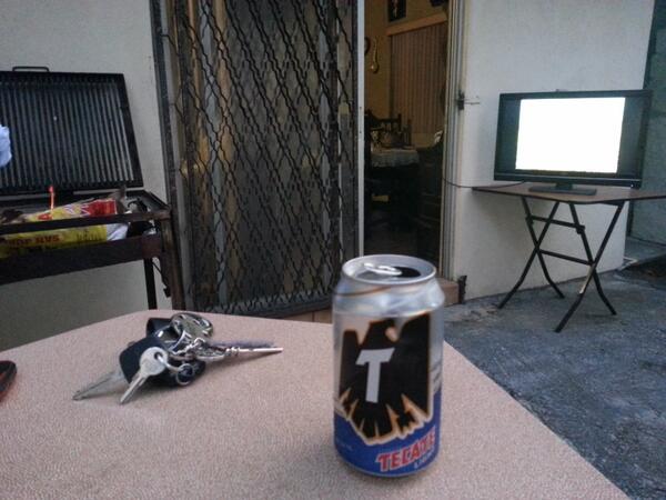 pinivan's tweet photo. @gabo_cowboy estamos viendo el partido y haciendo carnita... aqui te esperamos http://t.co/DH9jP3Yd8S
