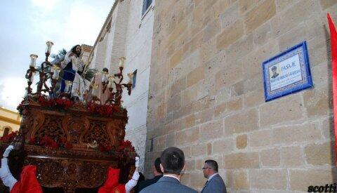 CapillitaM's tweet photo. La Sagrada entrada en Marchena, es pura Paz http://t.co/VQ1ujEx9P9
