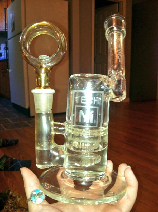 HighBetchBarbie's tweet image. My newest baby, Princess Leia, you are too gorgeous to smoke out of. #newpiece #TechNiCali #Jiiiiiizzzzzzz