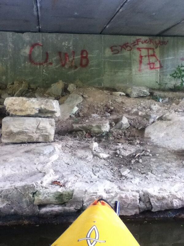 QueenB1979's tweet photo. @HAYSTAKMAK @JellyRoll615 @Lil_Wyte_ @youngstrugg  Kayaking and i paddle under the only bridge in miles I see... http://t.co/qrNsI8oc8m