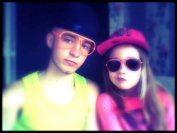 AliahJasmine's tweet photo. me and my cousin http://t.co/nSZt32YEby