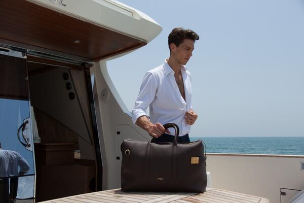 nativedubaibags's tweet photo. NATIVE DUBAI weekender bag"GO WENT GONE"made of classy Camelskin.Ready for it boys?Do leave a note before leaving :-) http://t.co/KVJ1qgUO42