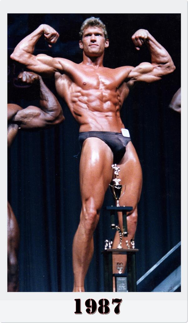 Found an picture from 1987 Bodybuilding comp in Georgia