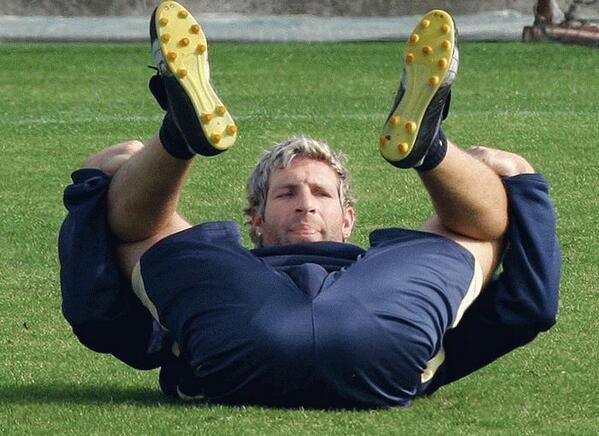 Martin Palermoの、準備万端過ぎるバッチこい尻に震える