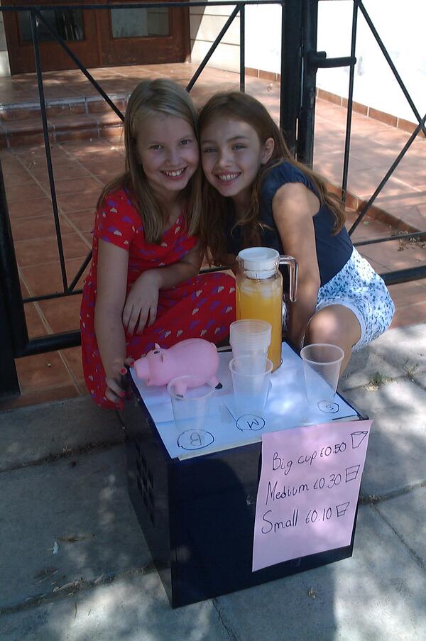 EijaCraven's tweet photo. Business girls http://t.co/3IMPA00Hvp