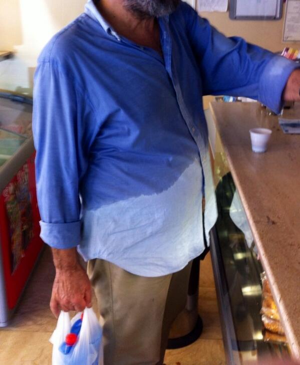 FedericoModelli's tweet image. Tizio al bar che non sopporta molto il caldo...!