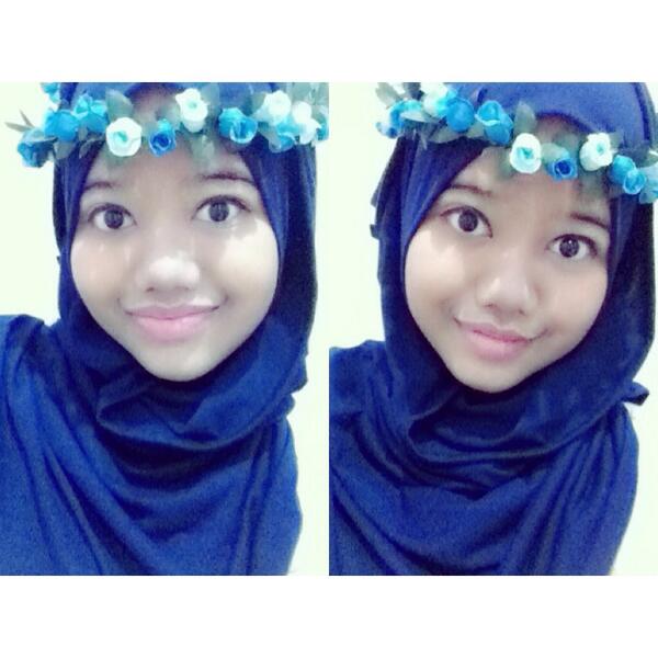 EmirMAfbase's tweet image. Cantiks lo mah "@EmirMahirasL: #adminpict @amandazasl admin2, gue jelexx http://t.co/vFNB36xIfG"