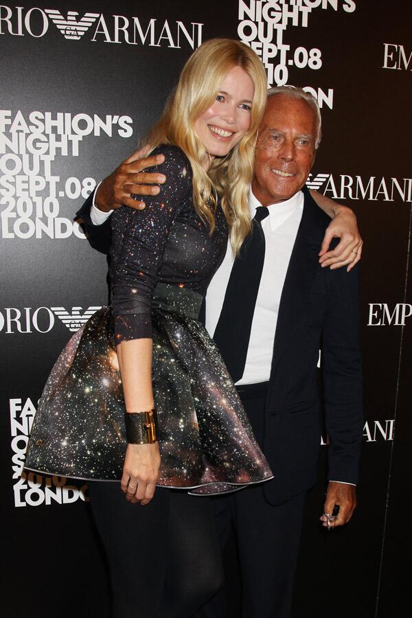 VogueSpain's tweet photo. ¿Cómo se vivirá #VFNO en las ciudades de la moda? Las que más saben lo cuentan en este vídeo.
http://t.co/b0kJIVMM8S http://t.co/ro5iG2UpoP