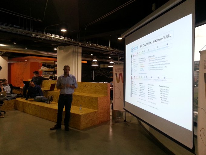 Wordpress te permite optimizar tu URL y as&iacute; tener la oportunidad de obtener un mejor posicionamiento<a href="/tag/aprenderhaciendo"class="tags"><span>#aprenderhaciendo</span></a><a href="/tag/colabsm"class="tags"><span>#colabsm</span></a>
