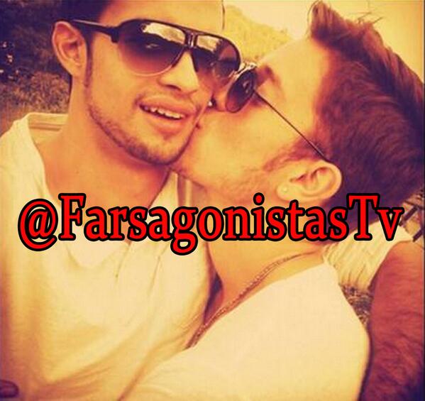FarsagonistasTV's tweet photo. o es q Ana le gusta hacer AREPITAS o es q es muy ciega para no darse cuenta q Alejandro es mas Mujer q ella misma RT http://t.co/z2mfnUJQ0c