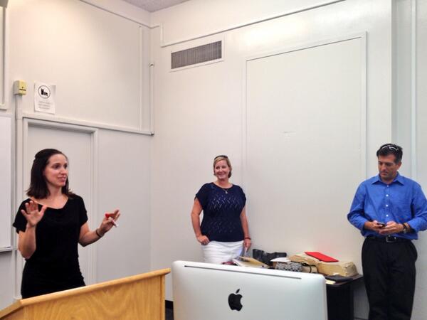 YocelinGallardo's tweet image. Meeting our client @fresnodowntown, @Steve_Skibbie! #redwavepr #fresno