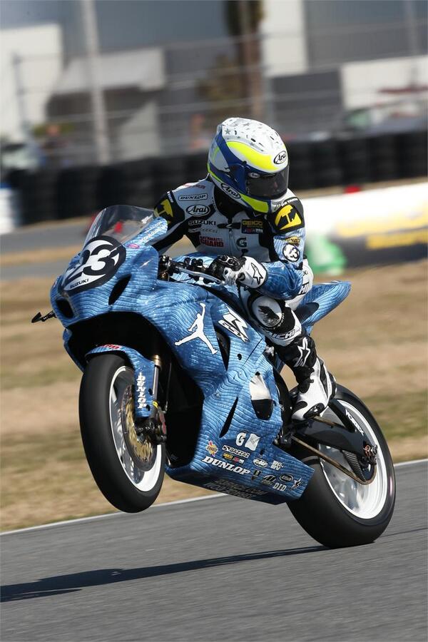 suzukicycles's tweet photo. #WheelieWednesday Danny Eslick on the @23race GSX-R1000! http://t.co/taPyqb3EhN