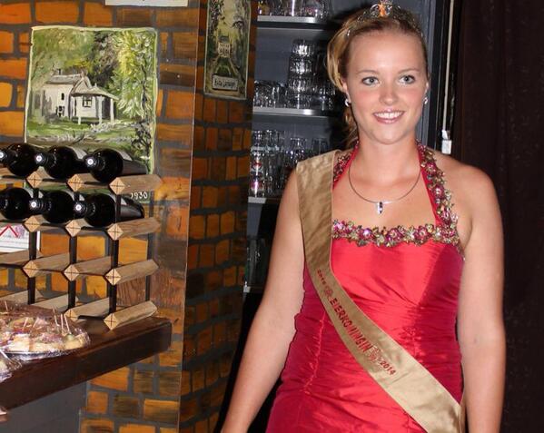 Eierkoningin Daphne! Kort bezoek om daarna de vakantie van de Zonnebloem te verrassen met een gezellige avond!