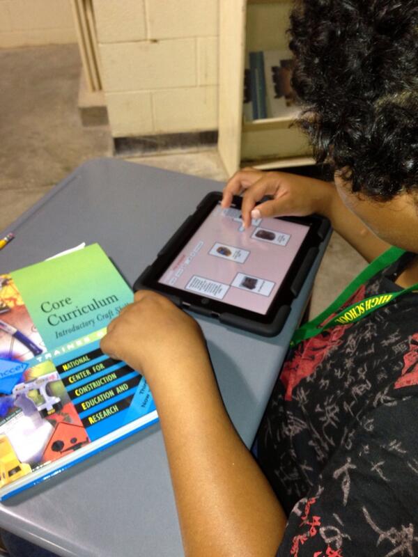 Stefanie_C_P's tweet image. @Willow_STEM using Popplet to help CTE students build their vocabulary! @Pinecrest_MCS #MCSSTEM