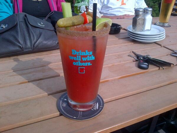 lisaberg55's tweet photo. My afternoon #relaxtime #patiodrinks http://t.co/L86997eyrf
