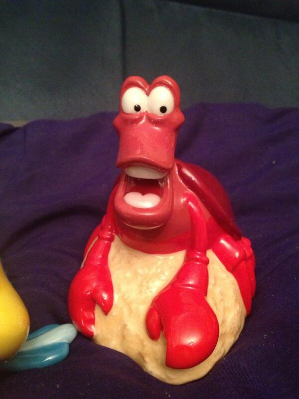 Sebastiendisney's tweet photo. I am a salt or pepper shaker ^^ http://t.co/XAAlm75pwu