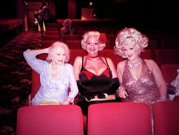 DixieEvansWeek's tweet photo. Gorgeous pic of #DixieEvans, @moviestarpoodle's Mom &amp;  @Dirtymartininyc
Pls donate for Dixie!!
http://t.co/AGX4Z5OoWY
http://t.co/DnhSlshOd5