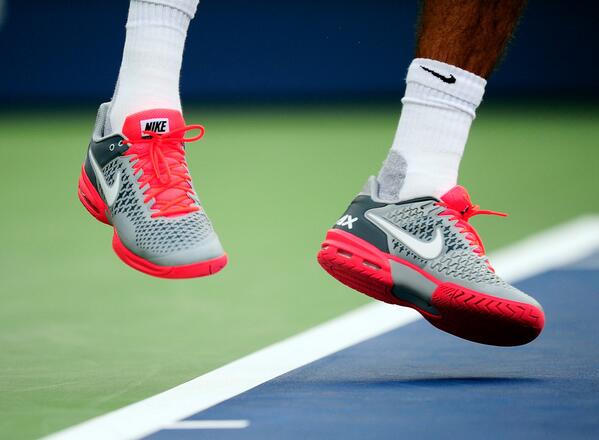 Juan Martin del Potro in hot pink shoes 