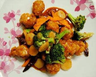 ForbiddePalace's tweet image. General chicken