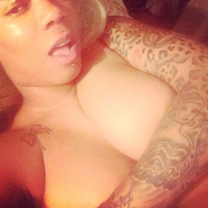 Vote for me!! http://t.co/g49q0mrVon http://t.co/NfGiKk4OHL<a href="/tag/trouble_n_ink"class="tags"><span>#trouble_n_ink</span></a>
