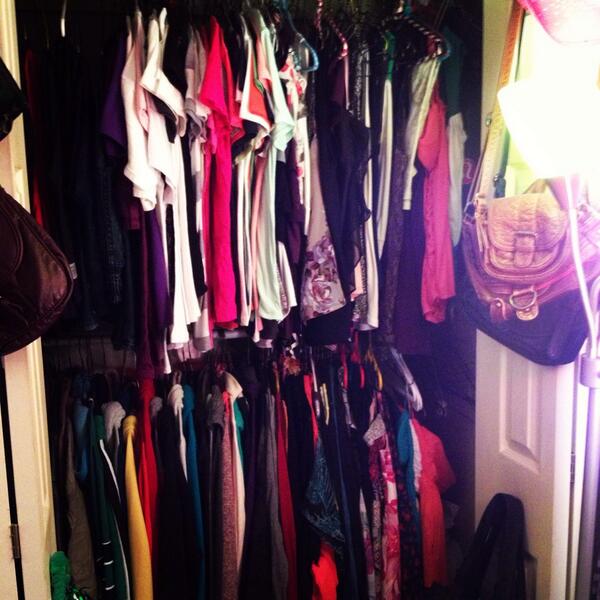 amberbeckerr's tweet photo. Garage sale anyone?! #toomanyclothes #nowheretogo #helpmepleaseee http://t.co/i2IAnWJFAm