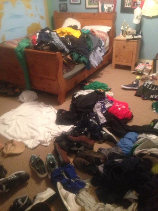 JoeKonroy's tweet image. Dippin out in T minus 15 hours #helpmeh