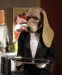 LifeOfCRiley_'s tweet image. Is it bad I really want this statue in my house? #DogButler