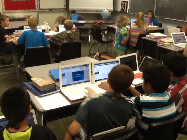 KnebelClass's tweet photo. Researching and creating presentations about climates. Tomorrow is group presentation day! #risrocks http://t.co/pyd5dsvL4K