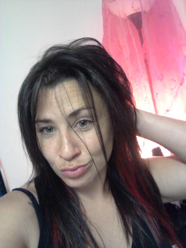 MsItaly87's tweet photo. Red highlights like them? http://t.co/ASjggoXU8T