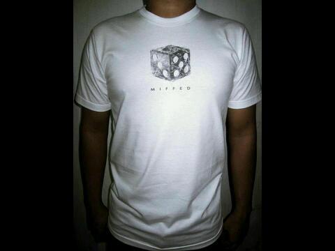 miffed white Ddu ready stock available size: S. M. L. XL