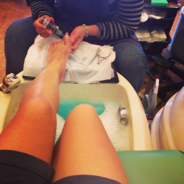 Niseyd0ll's tweet image. When working in a shoe store, your feet should be on point! #pamering #dayoff