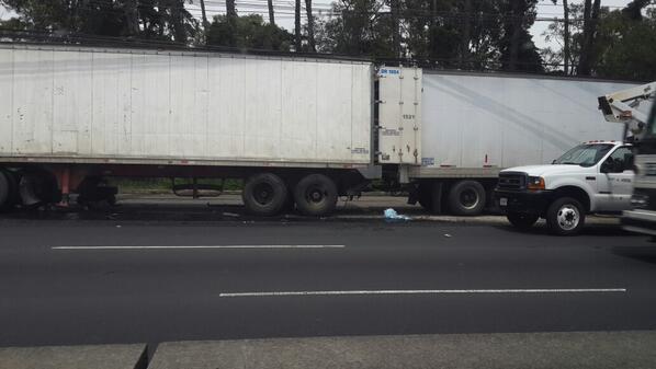 jerzon100's tweet image. Accidente en la sonara km 19 santa isab3l trailer desliza