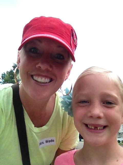 awade1133's tweet image. Walking 4 miles with Kayla on a field trip. #isignedupforthis?