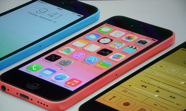 RT als je het leuk zou vinden dat we binnenkort een iPhone 5c verloten #tienerfeiten #AppleEvent