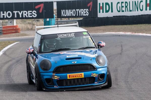 align_t's tweet photo. Good weekend @MINIChallengeUK @zandvoort #new front splitter needed!! http://t.co/9u0zHFtlW0