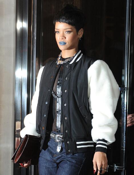 Fotos de Rihanna (apariciones, conciertos, portadas...) [12] - Página 32 BT0tjnzCAAAfxW0