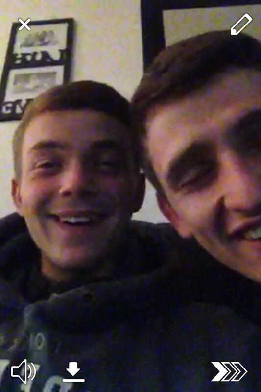 TomLawrencee tweet picture