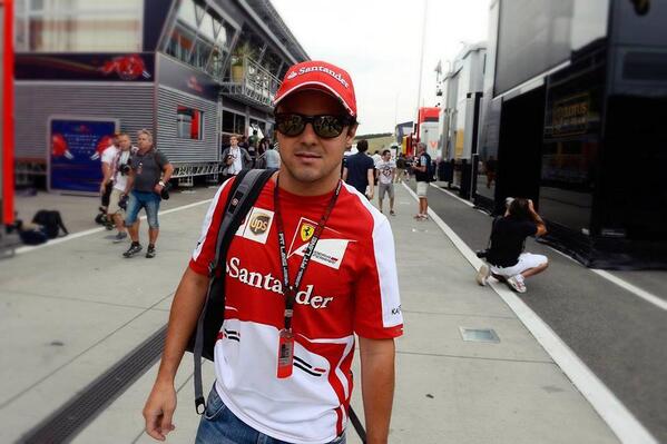 gerdaa_sorte19's tweet photo. Thank you Felipe for the 8 years with Ferrari.Thank you for everything.Proud of you!I hope we'll see you next year! http://t.co/Pz5JaHUb1G
