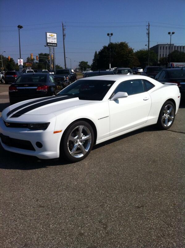 LammersScott's tweet photo. Test drive a camaro? Sure #tradein #seriousbuyers #camaro #testdrive @keundogg16 http://t.co/LALQmSCg1q