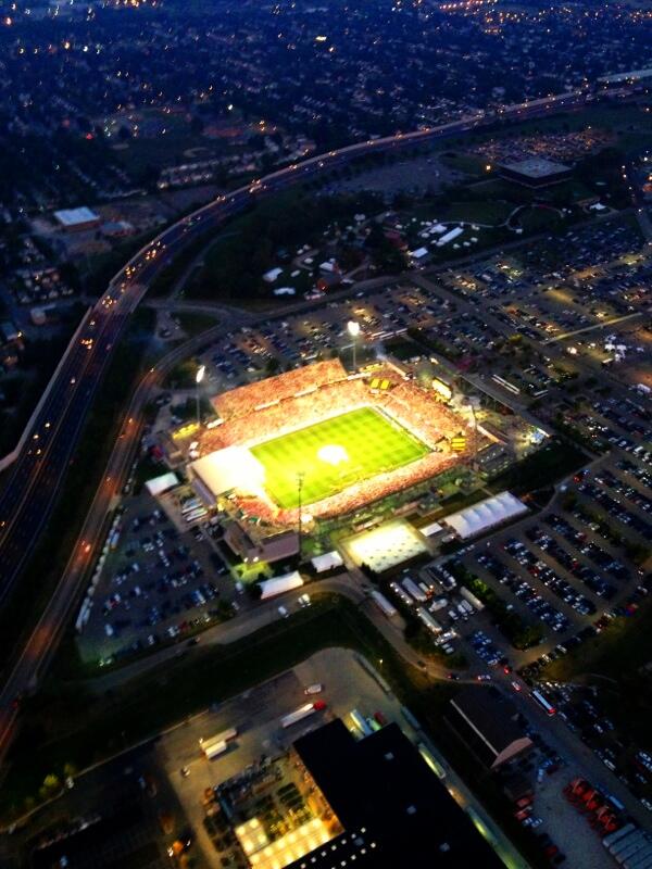 budblimp's tweet photo. What a match! Huge win for Team #USA! The @BudBlimp is calling it a night. Share your nighttime #BlimpPic. #DosACero http://t.co/e2DD1gRViP