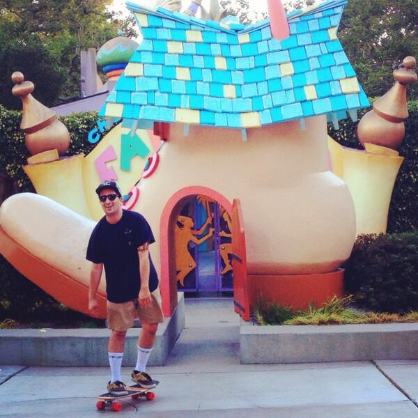 GoldCupSkate's tweet photo. Enjoying the Summer vibes with a #Beamo, shades and a smile! Never grow up! @Shusterman83 http://t.co/tcdkTo4aJ4