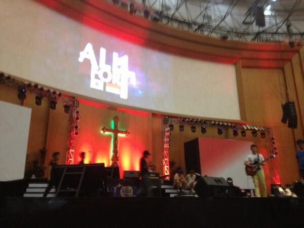 ALLFOR1Jakarta's tweet photo. Preparation by @3rdWaveMusic for #ALLFOR1Concert http://t.co/PN86jwmlKp