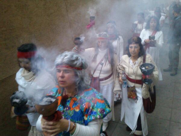 pool_gallo's tweet image. Purificacion en calle Morande....la puerta del MOP...